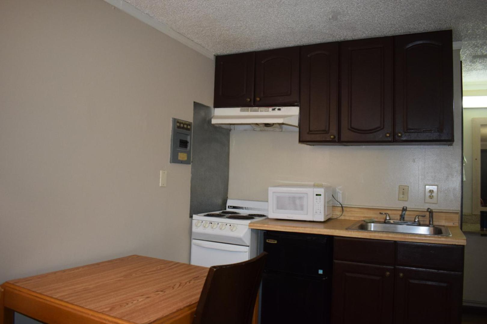 Knights Inn Farmington Hills Bagian luar foto