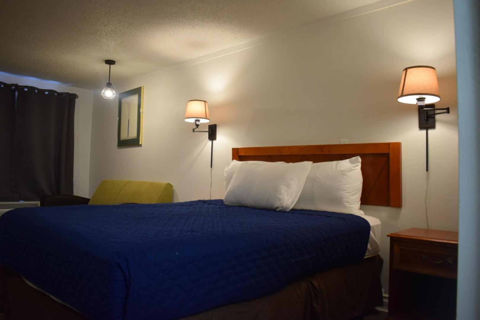 Knights Inn Farmington Hills Bagian luar foto